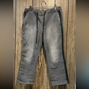 Torrid Crop Pull-On Weekend Straight Super Soft Mid-Rise Jean